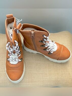 Target Art Class Willa Zipper Lace-up Combat Shearling Style Boots Youth Size 1